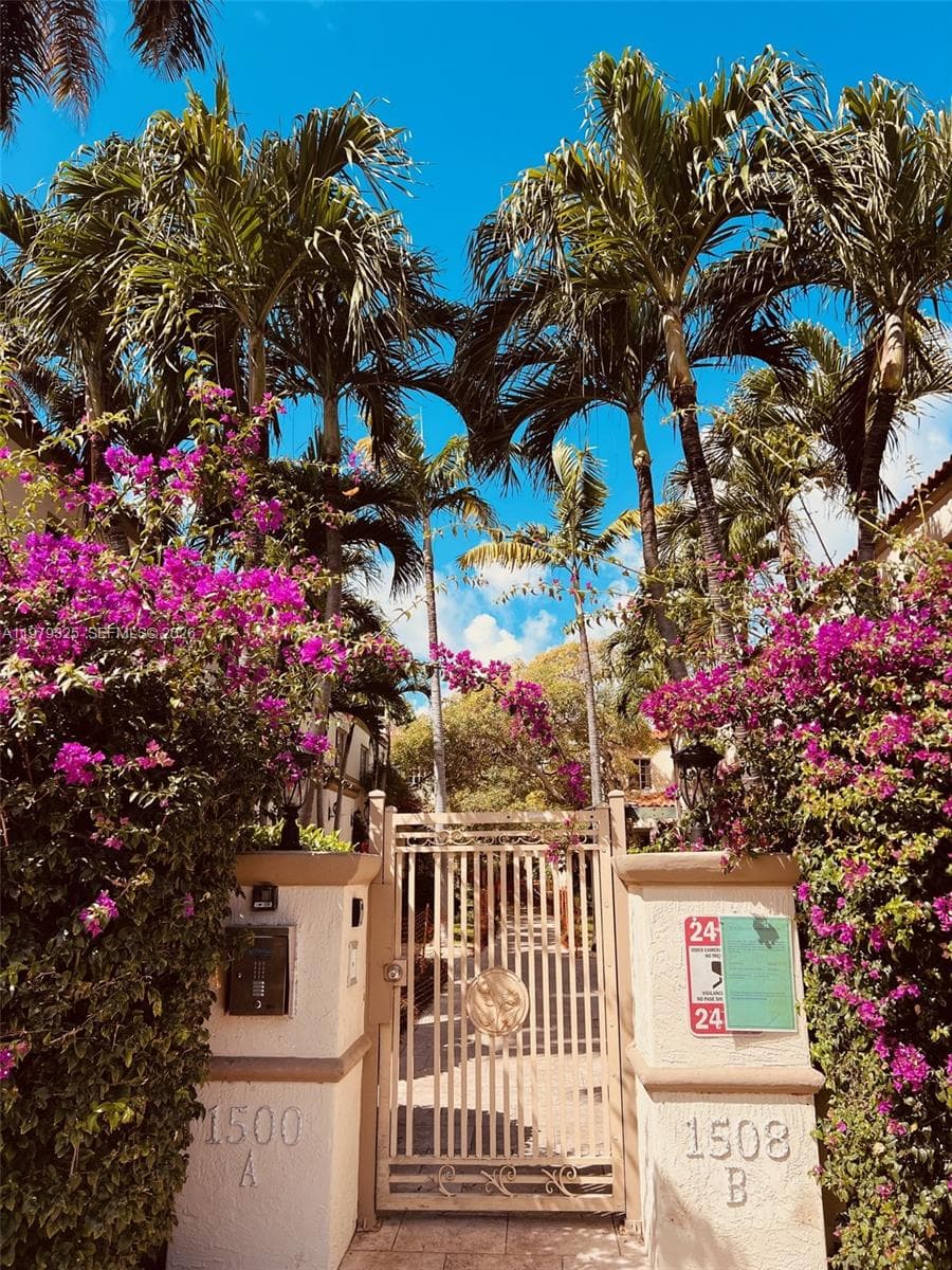 HARRIET COURT CONDO · #9A in Miami Beach - Photo 1