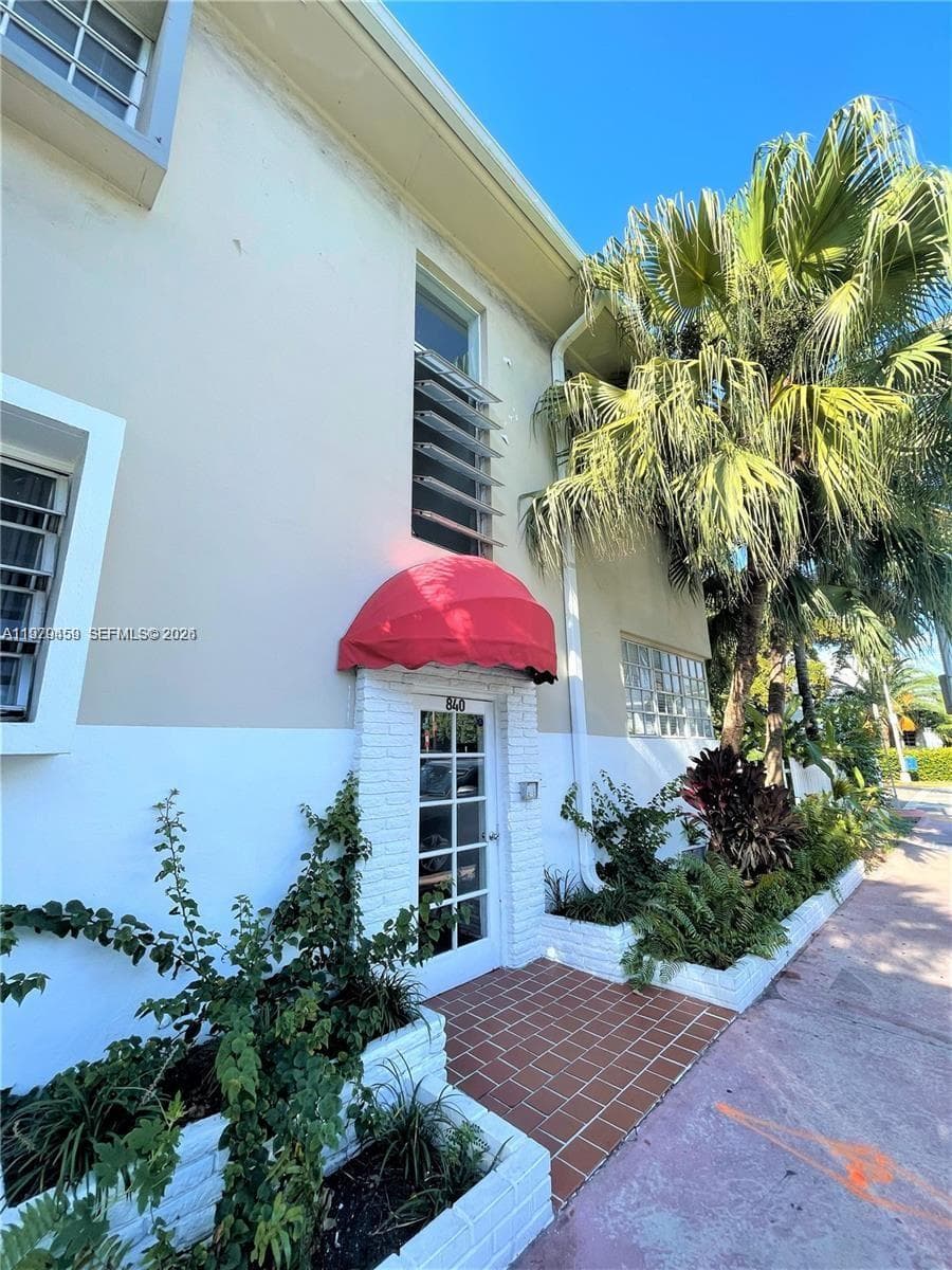 THE LORENA CONDO · #10 in Miami Beach - Photo 17