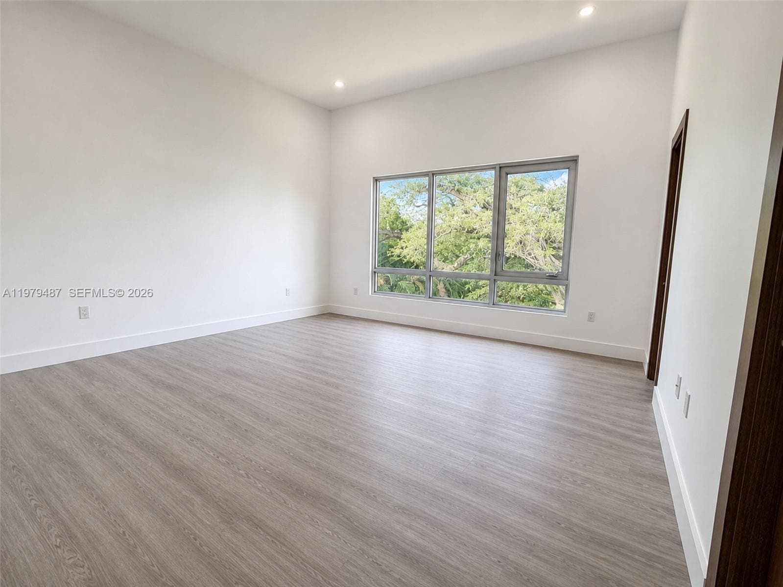 3669 Frow Ave photo 8