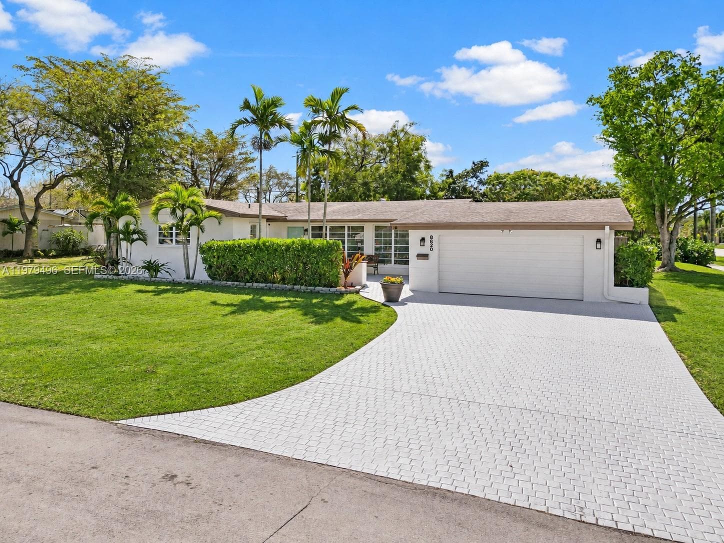 8620 SW 185th Ter photo 2