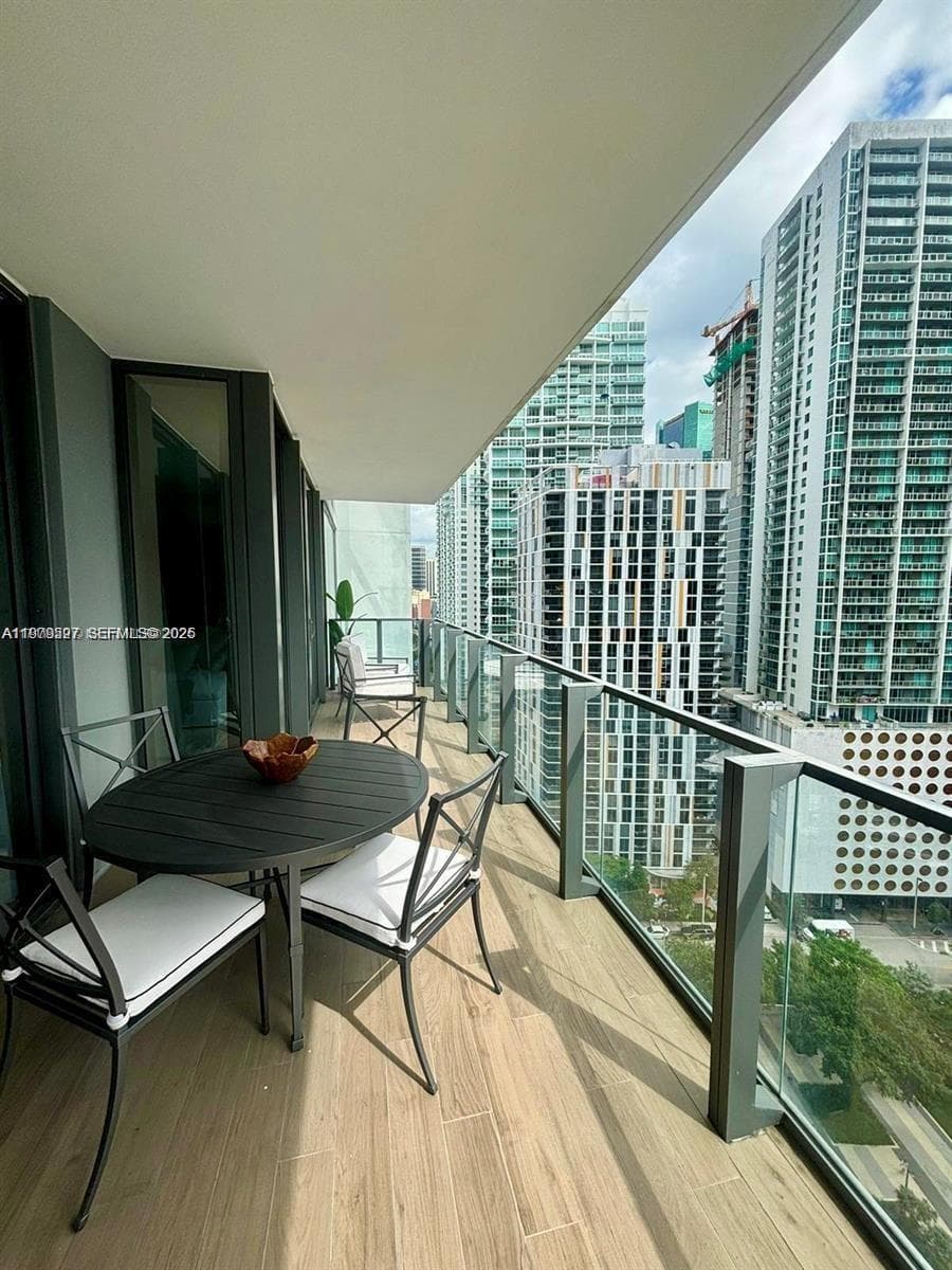 Reach Brickell City Centre · #1403 in Miami - Photo 23