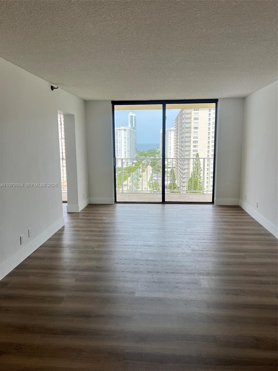 WINSTON TOWERS 700 CONDO · #1611 in Sunny Isles Beach - Photo 3