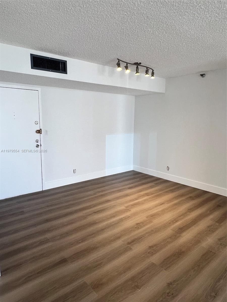 WINSTON TOWERS 700 CONDO · #1611 in Sunny Isles Beach - Photo 9