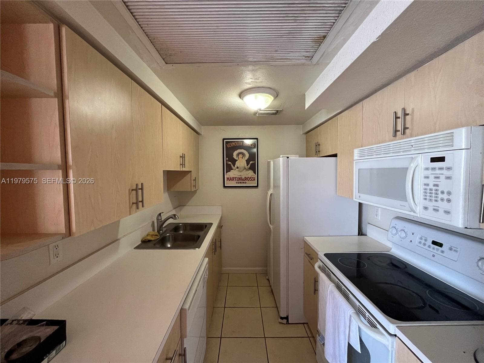 RIVE MARSEILLES CONDO · #309 in Miami Beach - Photo 4