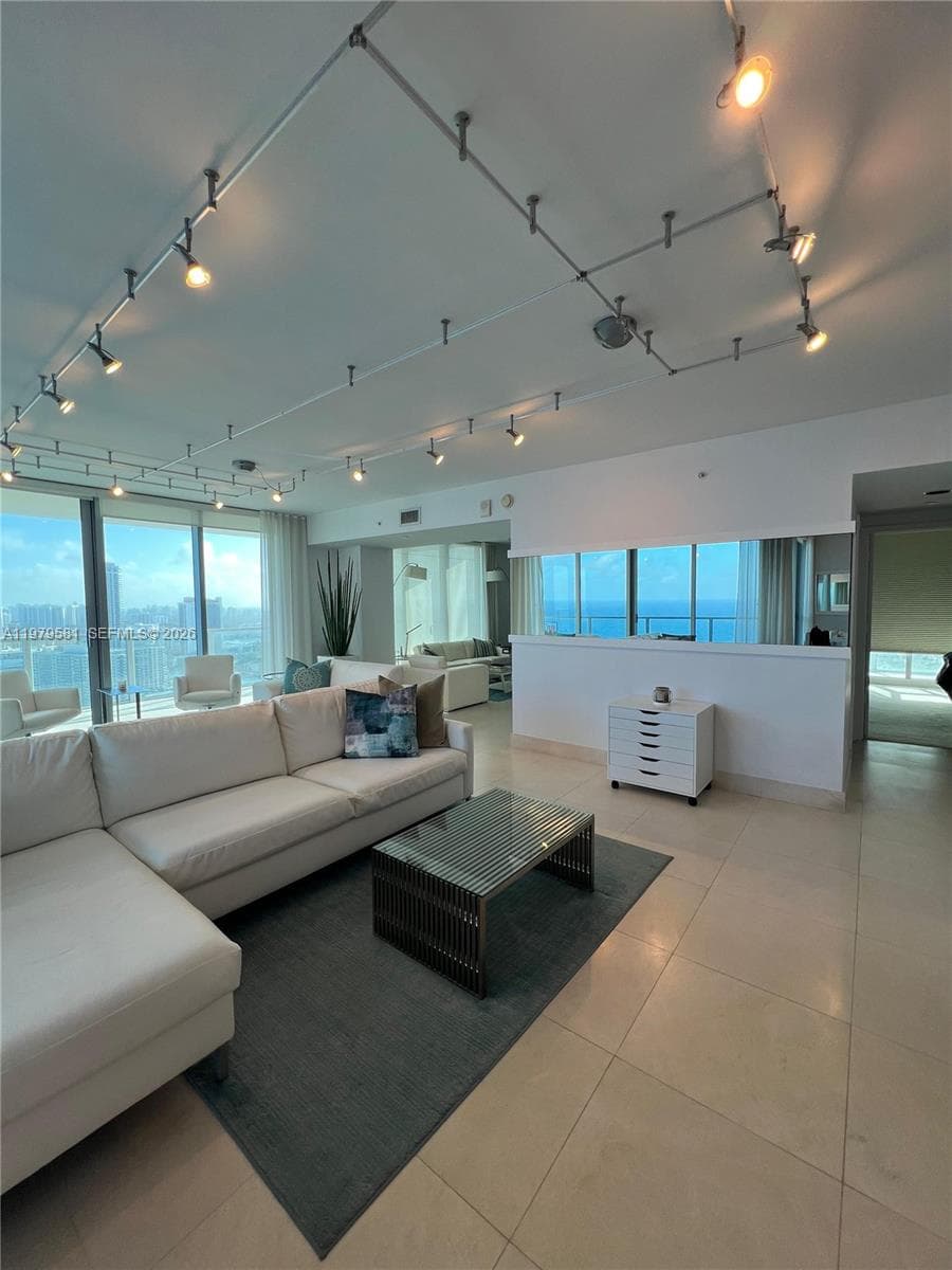 OCEAN PALMS CONDO · #3102 in Hollywood - Photo 53