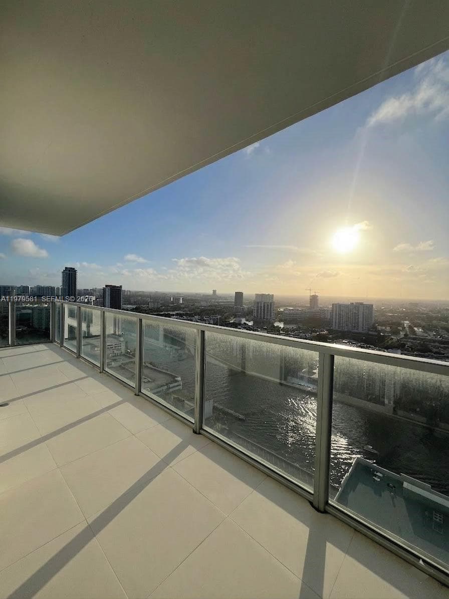 OCEAN PALMS CONDO · #3102 in Hollywood - Photo 32