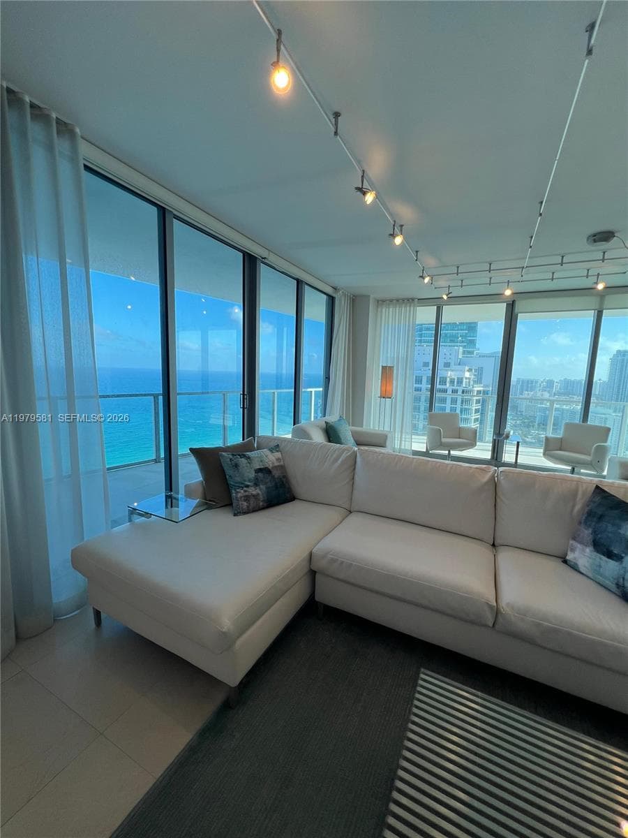 OCEAN PALMS CONDO · #3102 in Hollywood - Photo 49