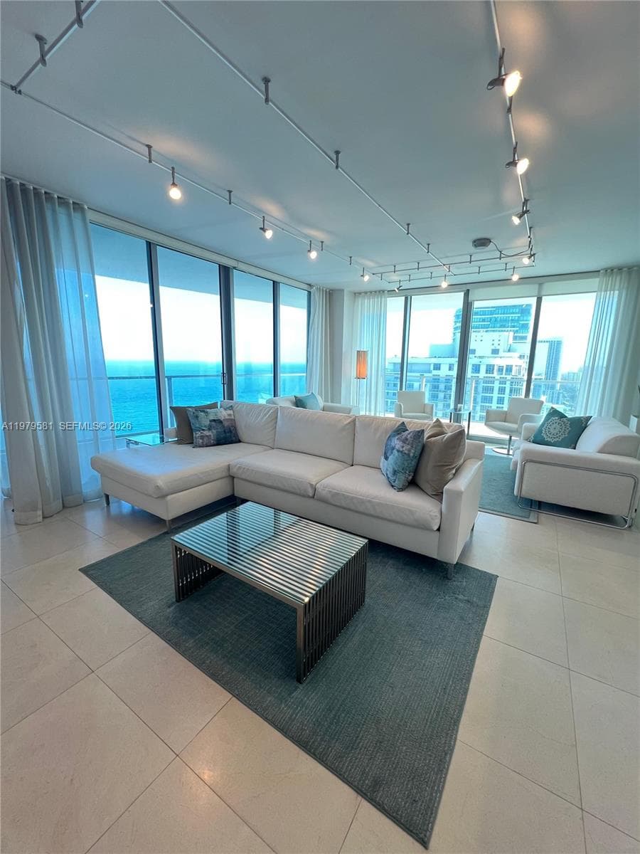OCEAN PALMS CONDO · #3102 in Hollywood - Photo 51