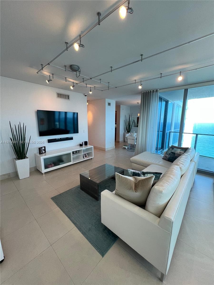 OCEAN PALMS CONDO · #3102 in Hollywood - Photo 54
