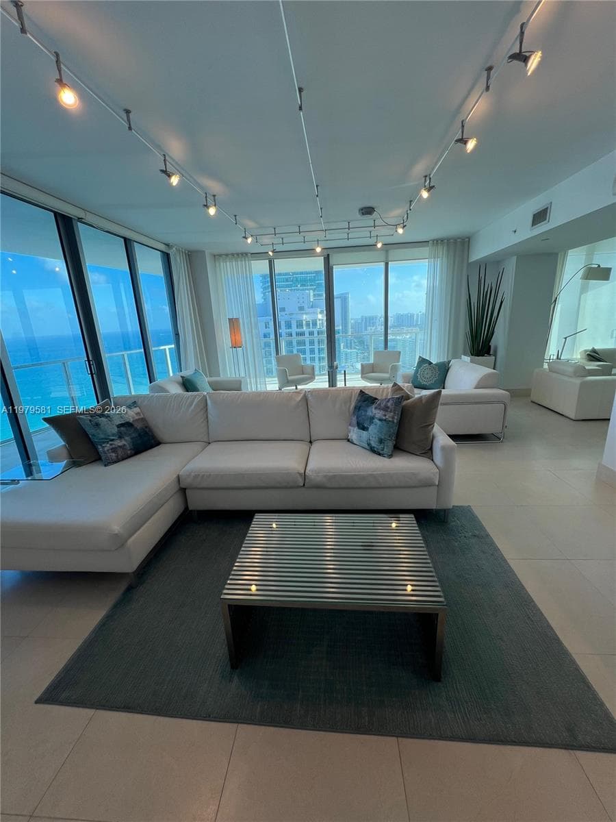 OCEAN PALMS CONDO · #3102 in Hollywood - Photo 50