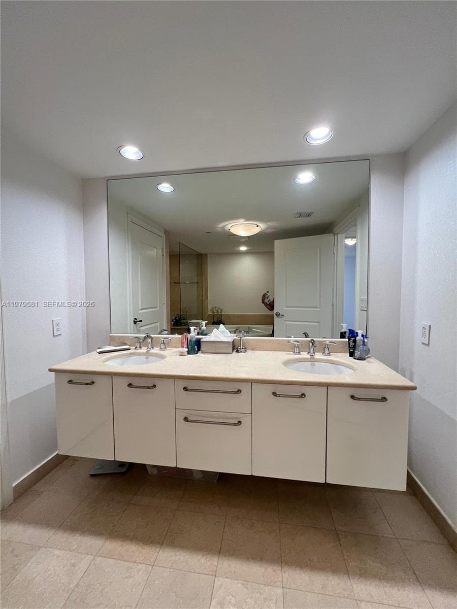 OCEAN PALMS CONDO · #3102 in Hollywood - Photo 68