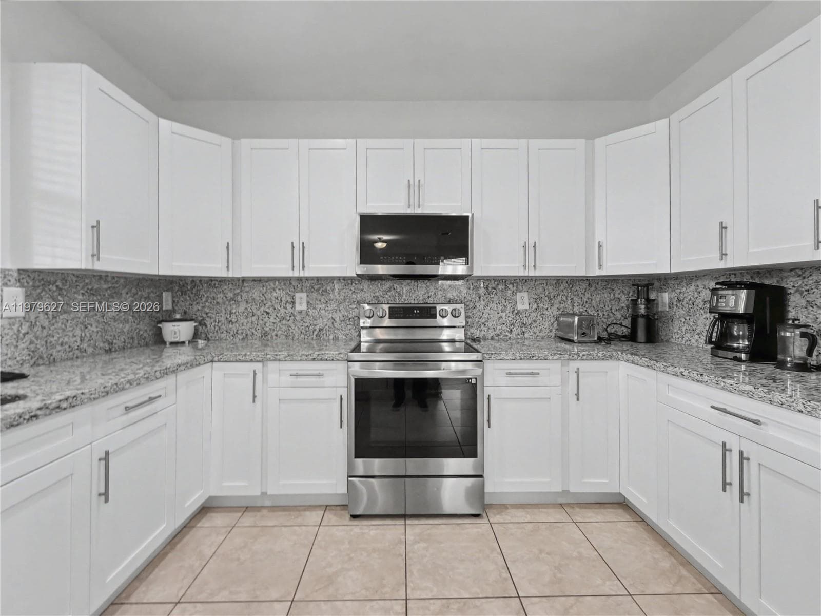 363 NE 25th Ter photo 23