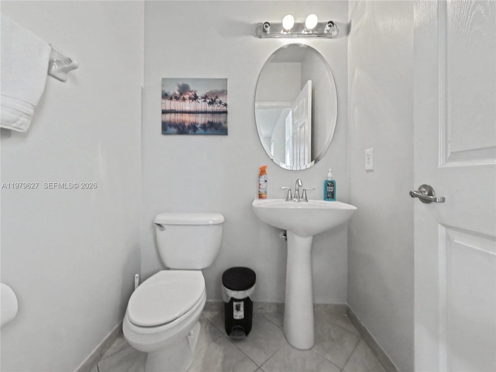 363 NE 25th Ter photo 38