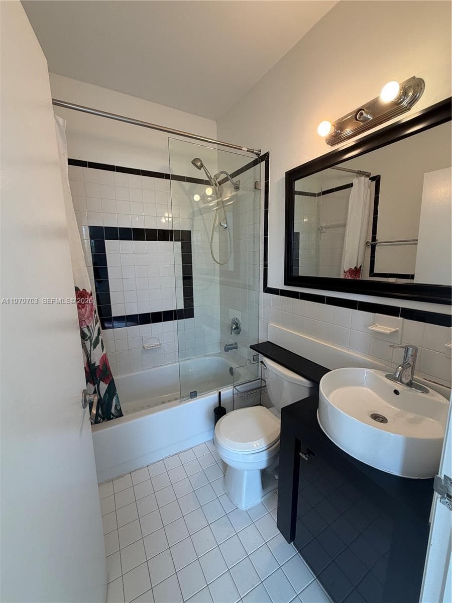 DORANN CONDO · #305 in Miami Beach - Photo 5