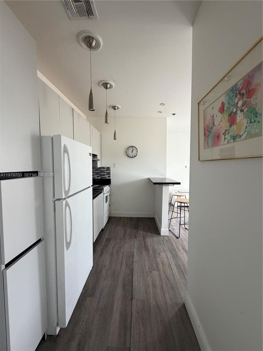 DORANN CONDO · #305 in Miami Beach - Photo 11
