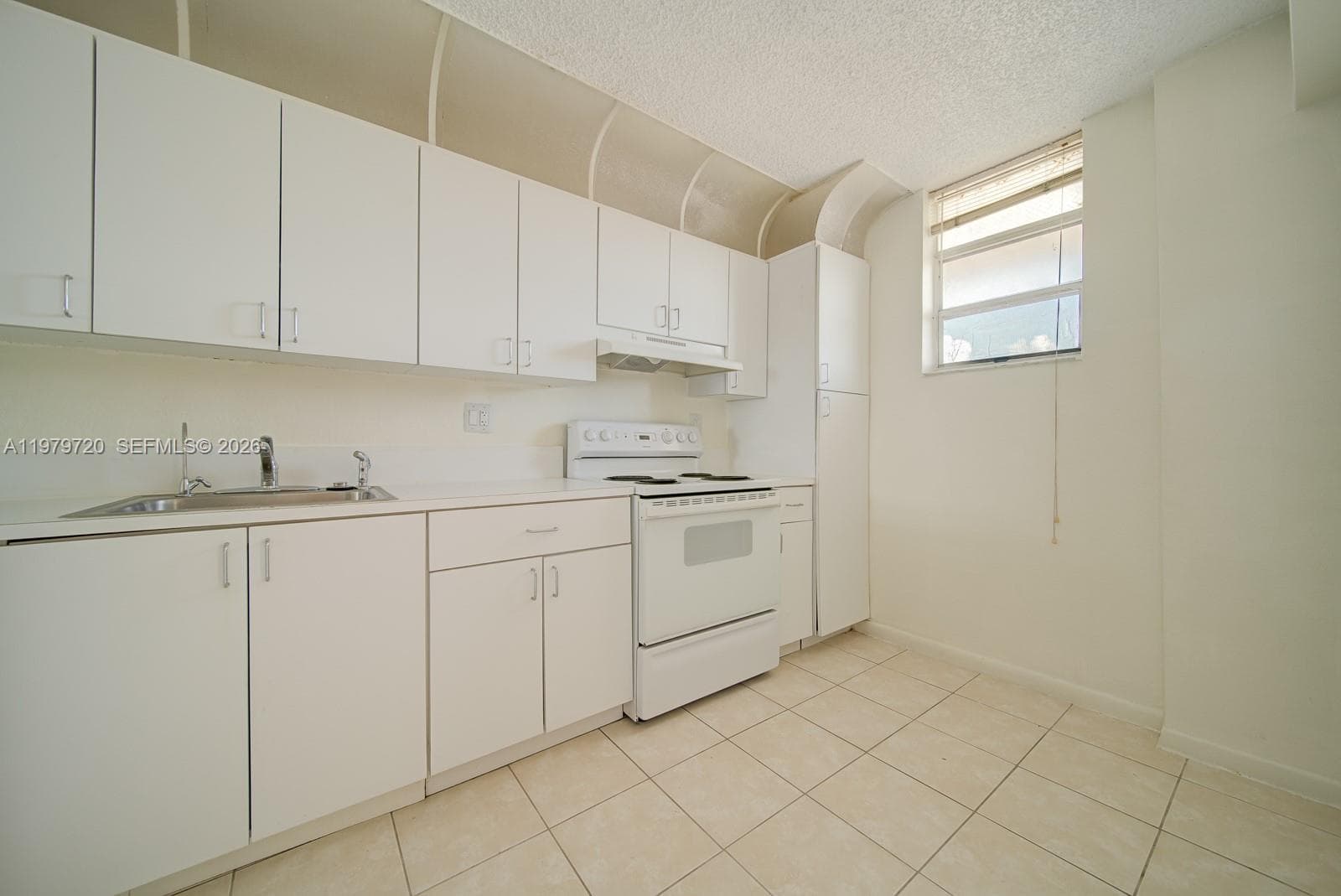 ISLAND SHORES CONDO · #1006 in North Miami Beach - Photo 2