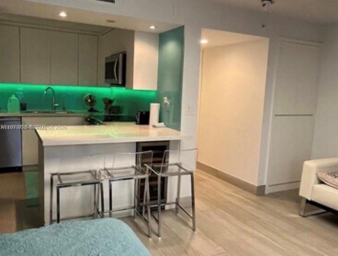 THE ROYAL CLUB CONDO · #1605 in Miami Beach - Photo 2