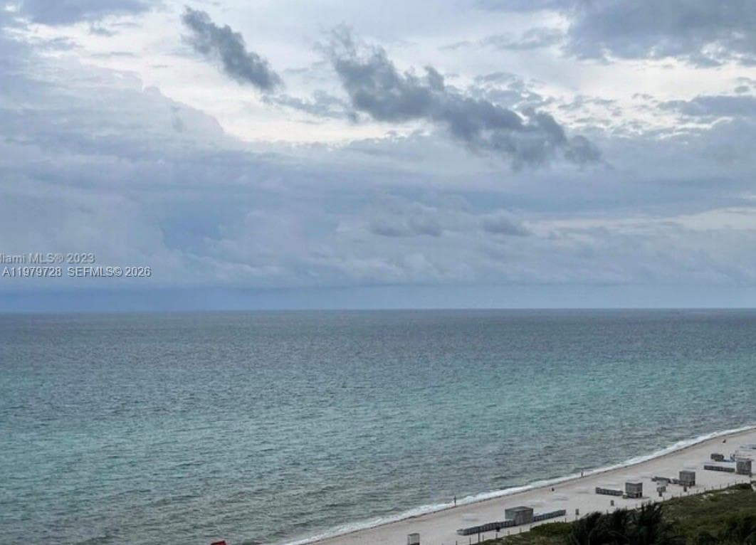 THE ROYAL CLUB CONDO · #1605 in Miami Beach - Photo 4