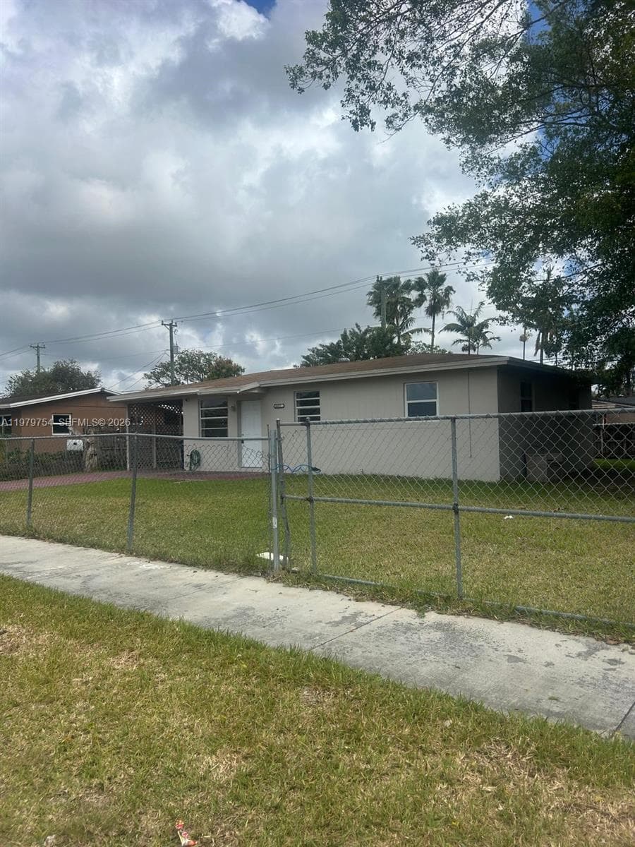 28511 SW 147th Ave photo 2
