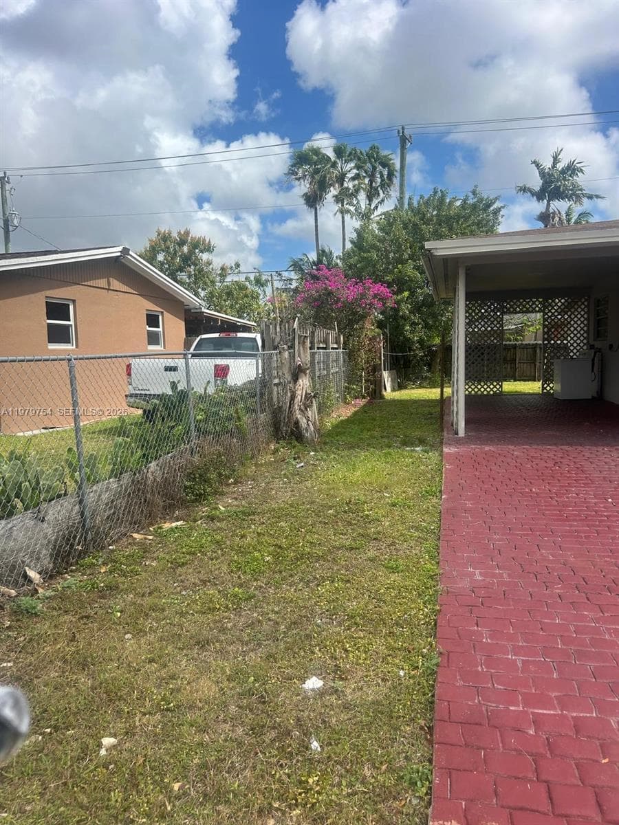 28511 SW 147th Ave photo 4