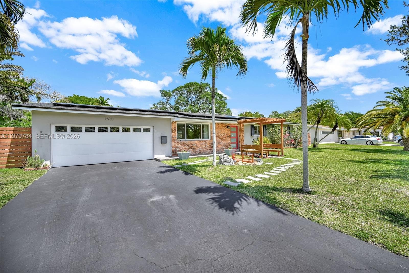 8935 SW 186th Ter photo 2