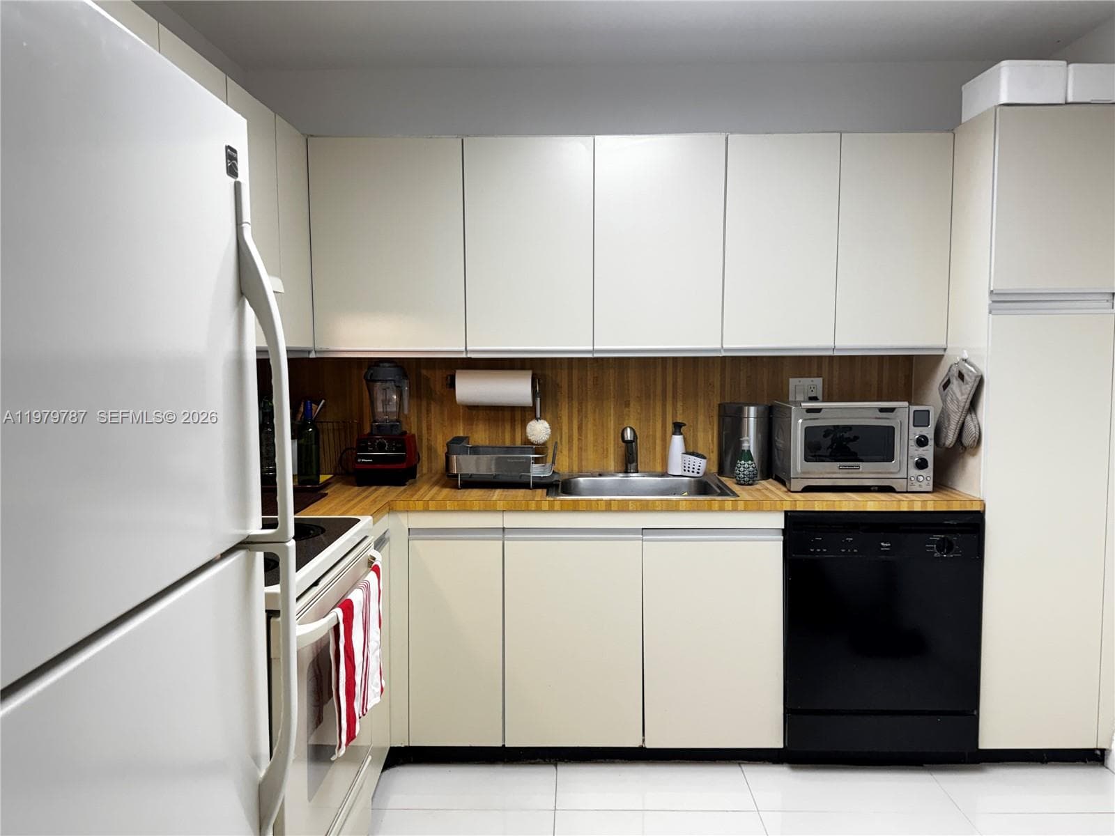 Biscayne Cove · #103 in Aventura - Photo 8