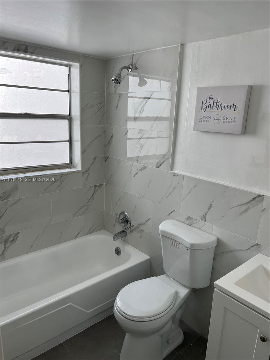 Meridian Plaza · #305 in Miami Beach - Photo 10