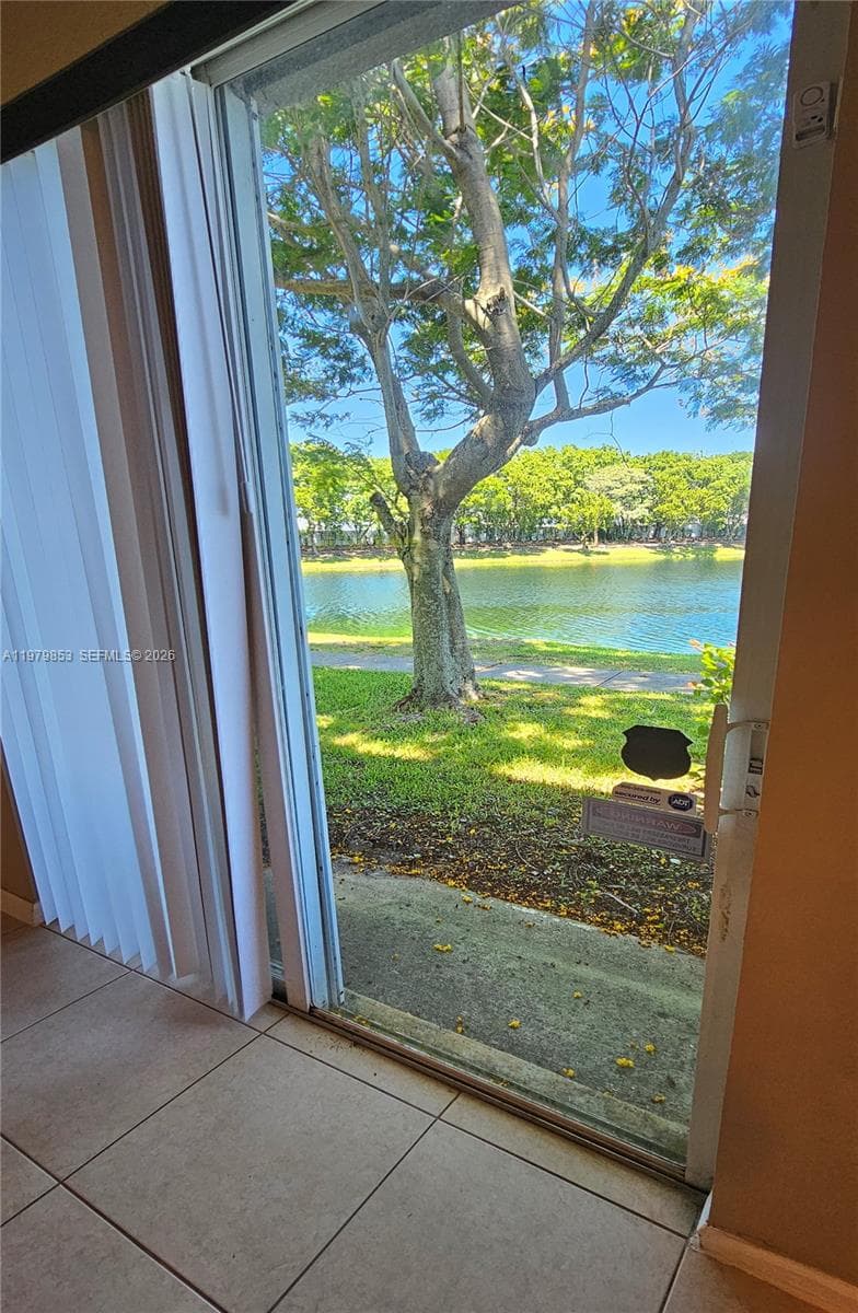 2014 Marsh Harbor Dr photo 5