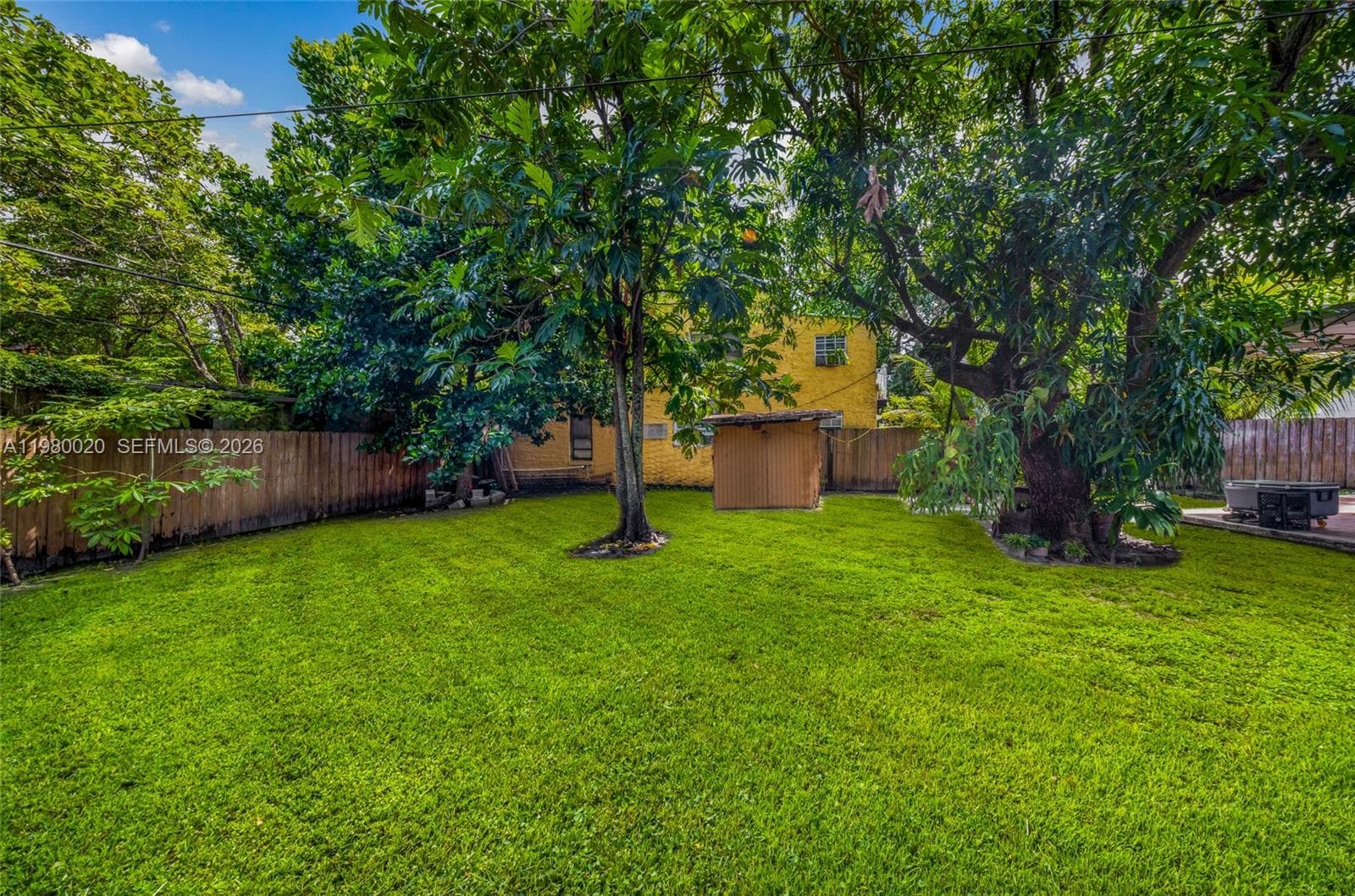287 NW 31st St photo 9