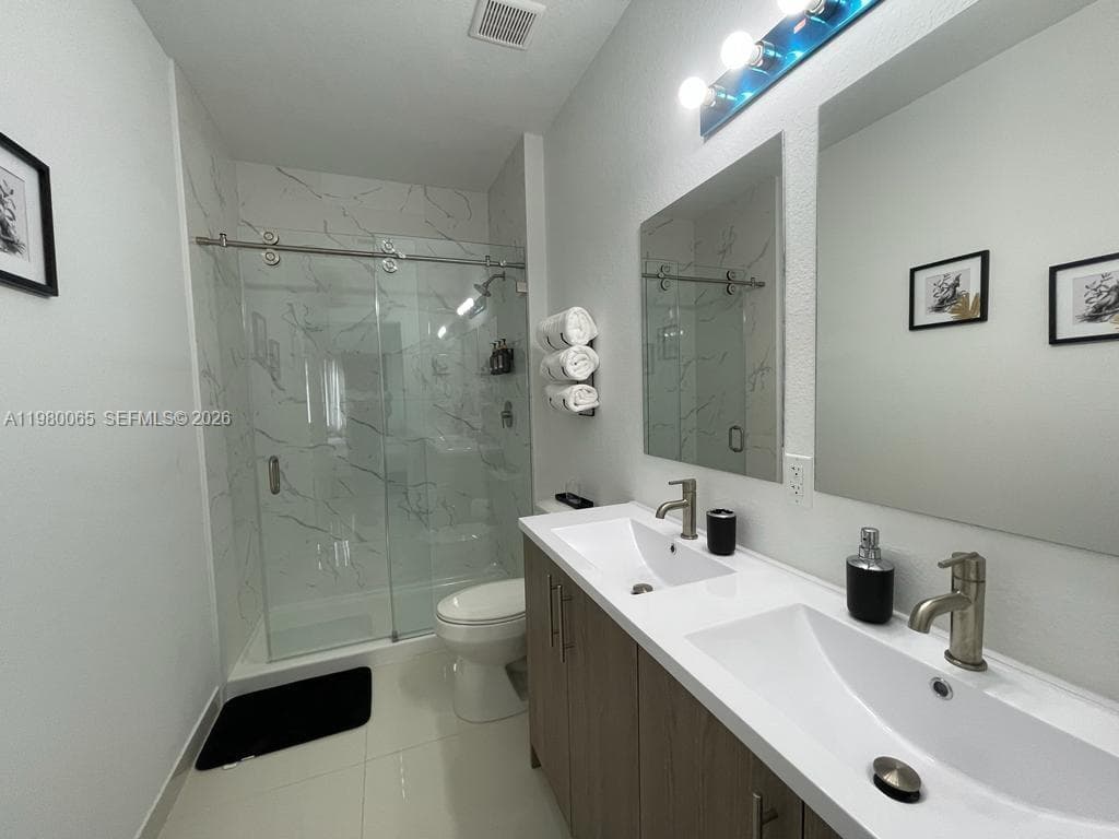 302 NW 11th Ct #302 photo 6