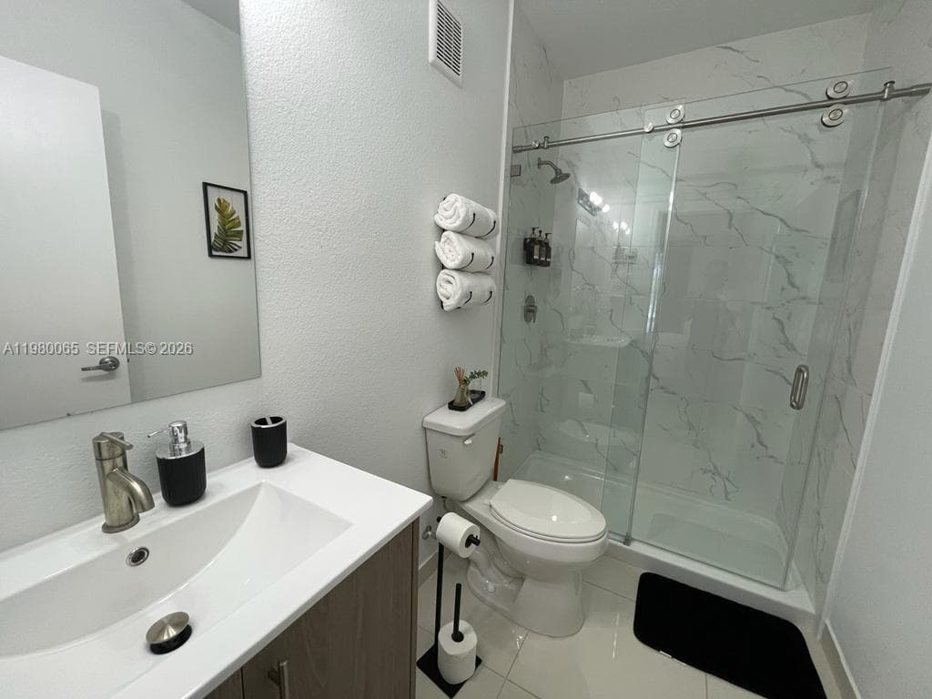 302 NW 11th Ct #302 photo 11