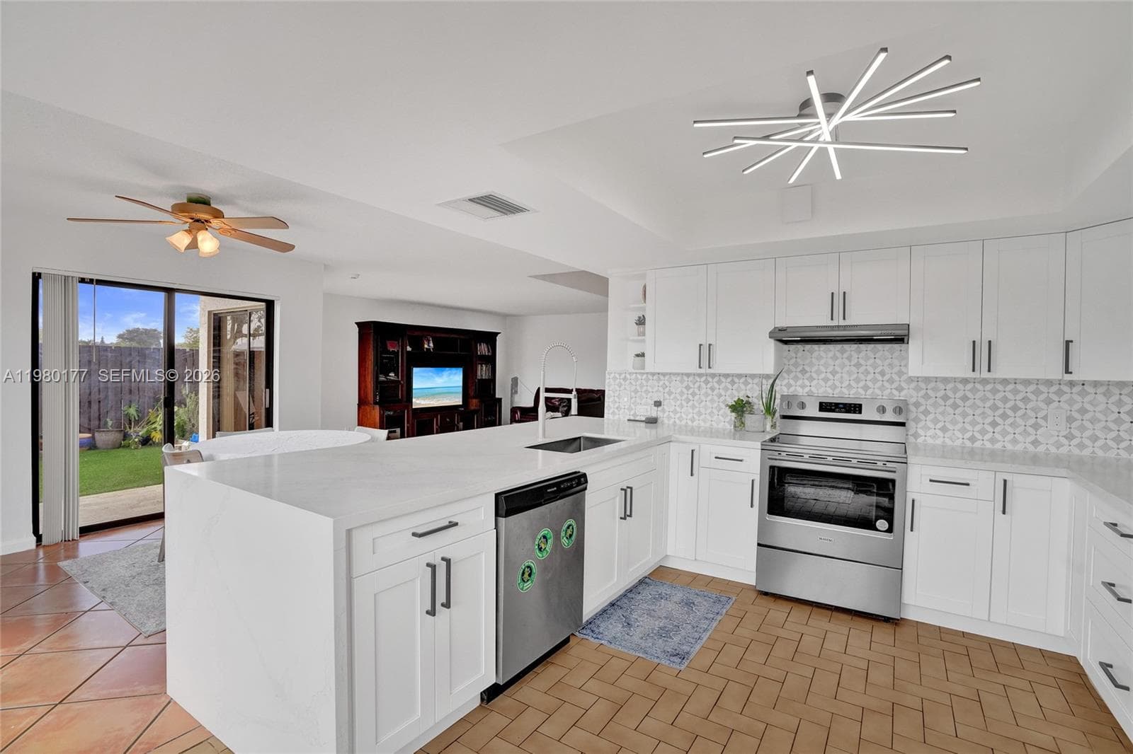 15292 SW 46th Ln Br #64 photo 4