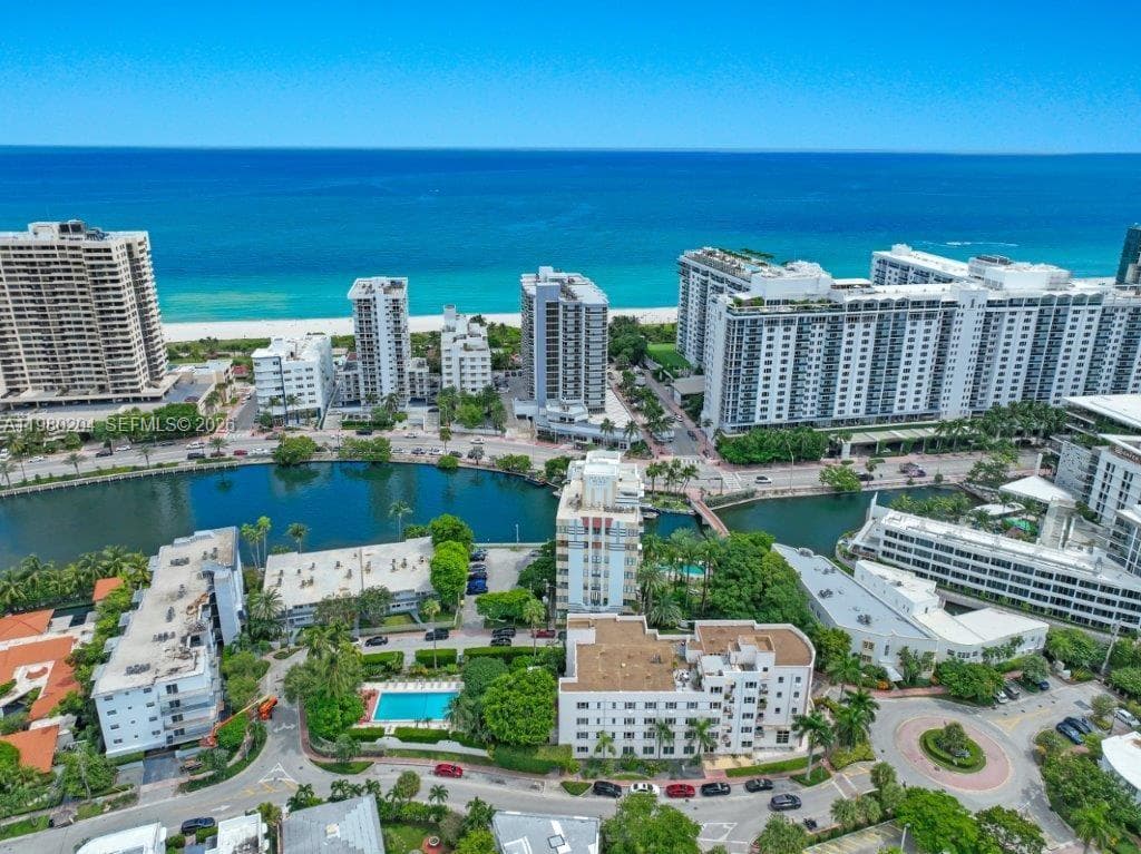 THE MANTELL CONDO · #107 in Miami Beach - Photo 15