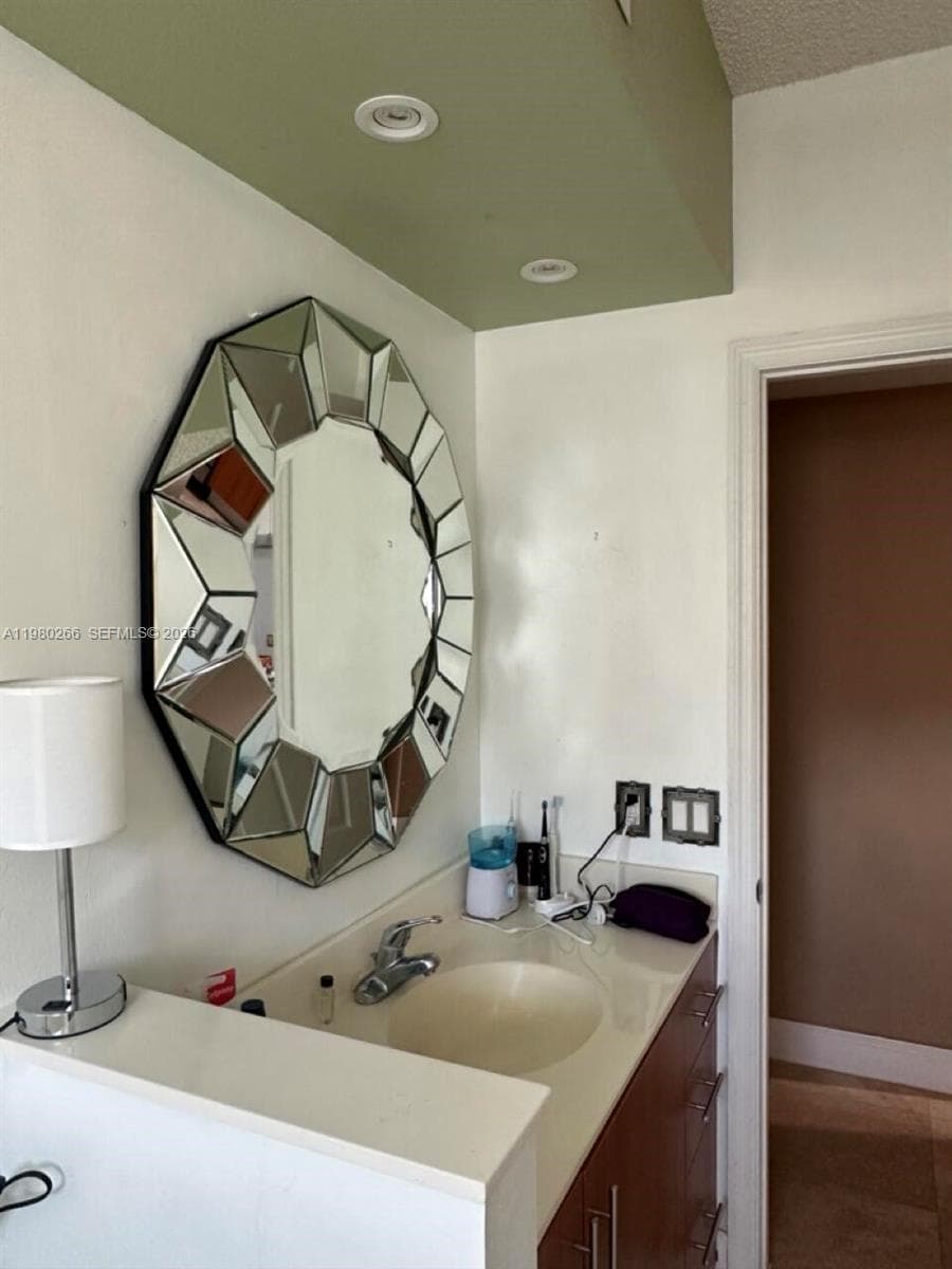 Porto Bellagio · #1904 in Sunny Isles Beach - Photo 16