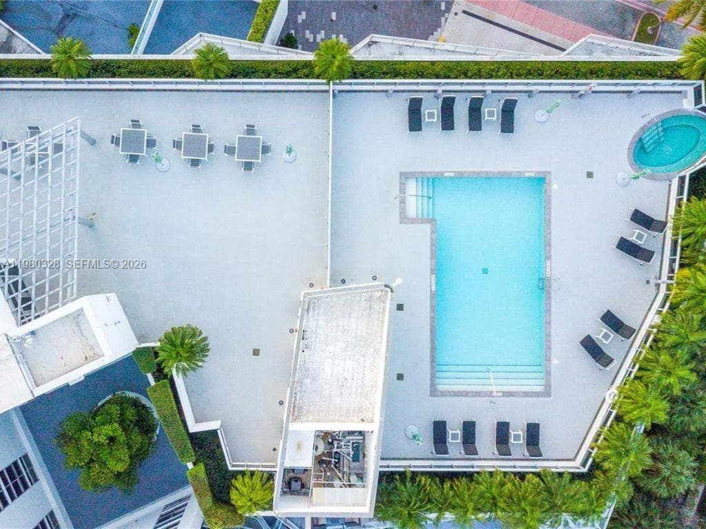 THE MERIDIAN CONDO · #414 in Miami Beach - Photo 18