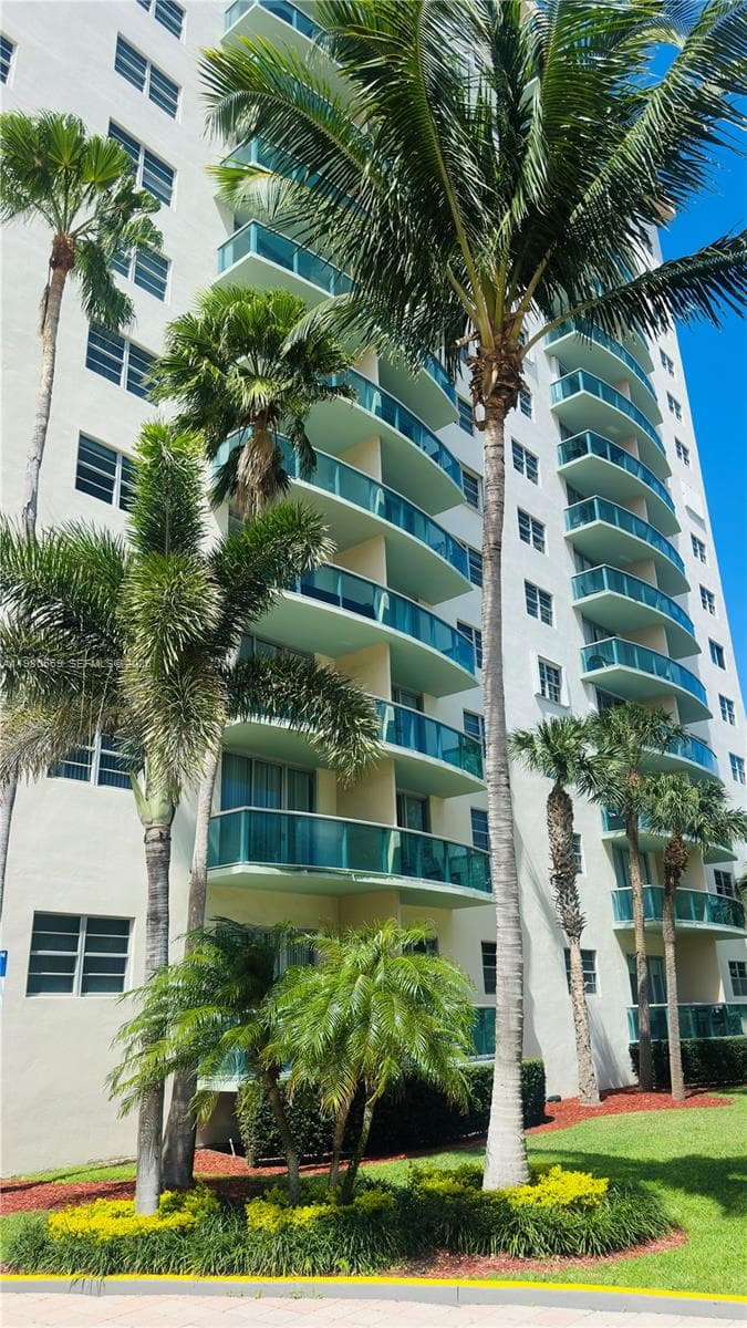 OCEANVIEW · #424 in Sunny Isles Beach - Photo 25