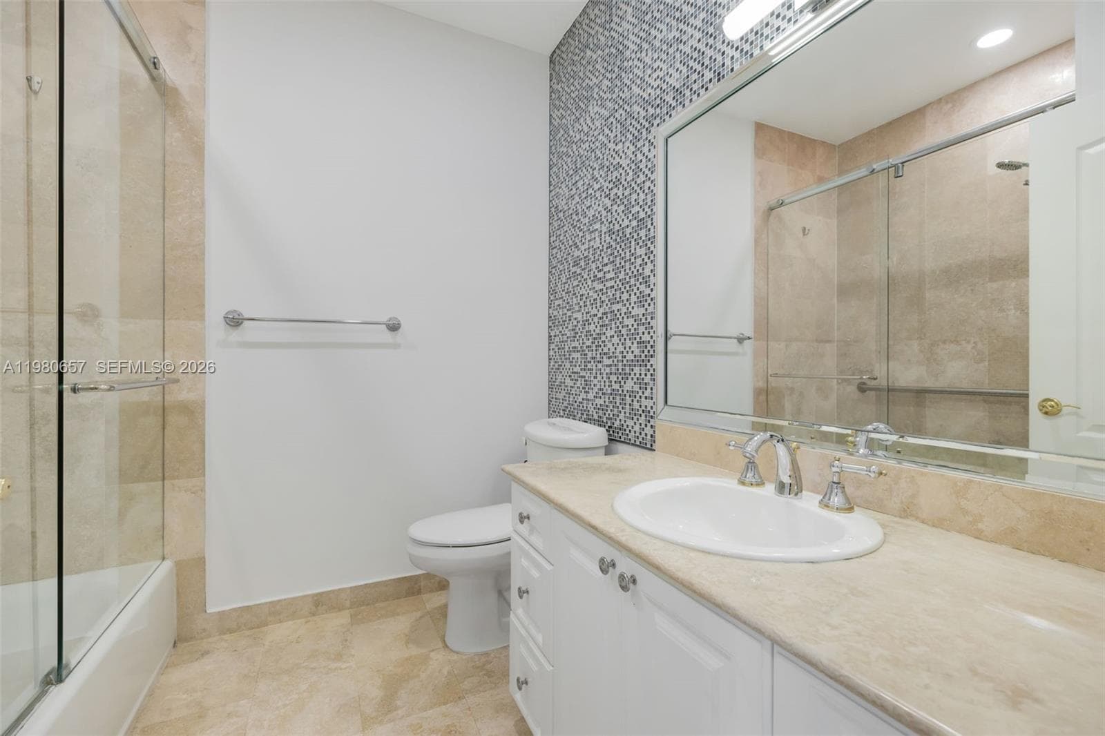 18450 NE 30th place photo 15