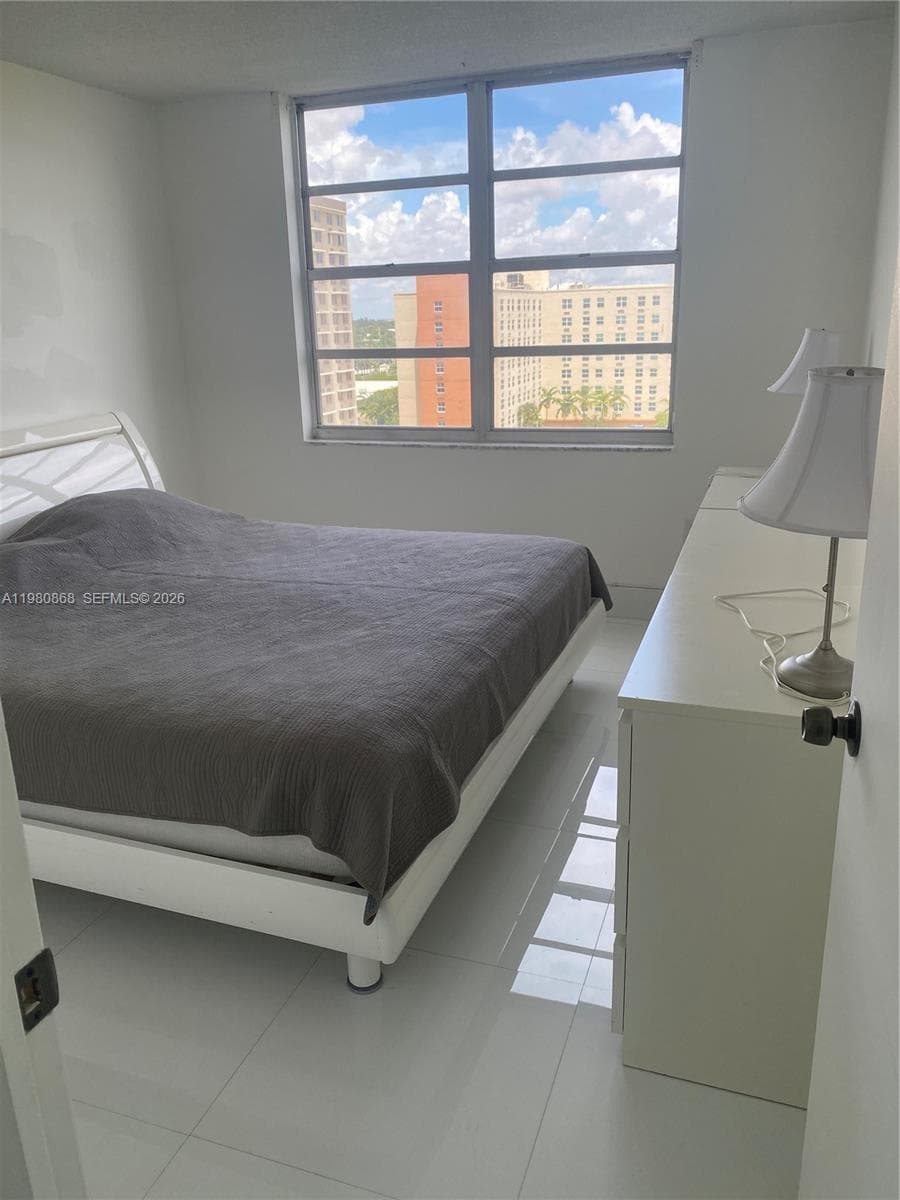 COMMODORE PLAZA CONDO · #909 in Aventura - Photo 5