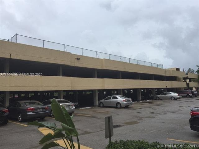 Greynold Park Club Condo · #106 in North Miami Beach - Photo 2