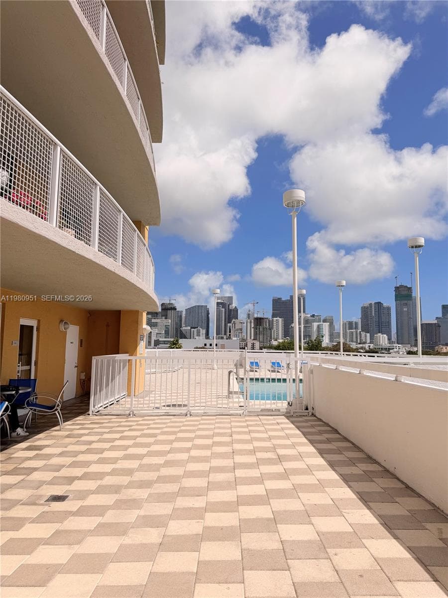 BRICKELL VISTA CONDO · #604 in Miami - Photo 9