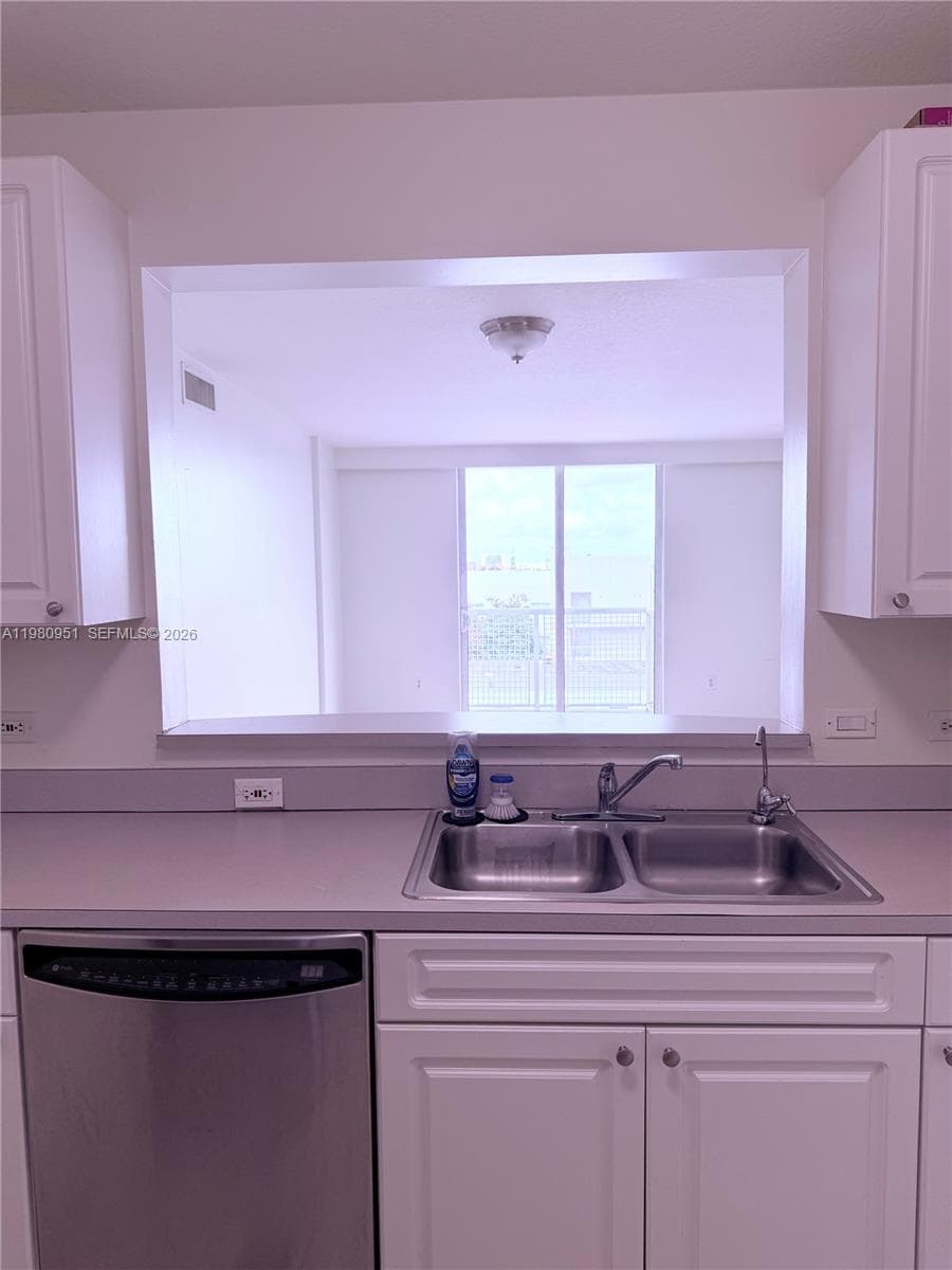 BRICKELL VISTA CONDO · #604 in Miami - Photo 14