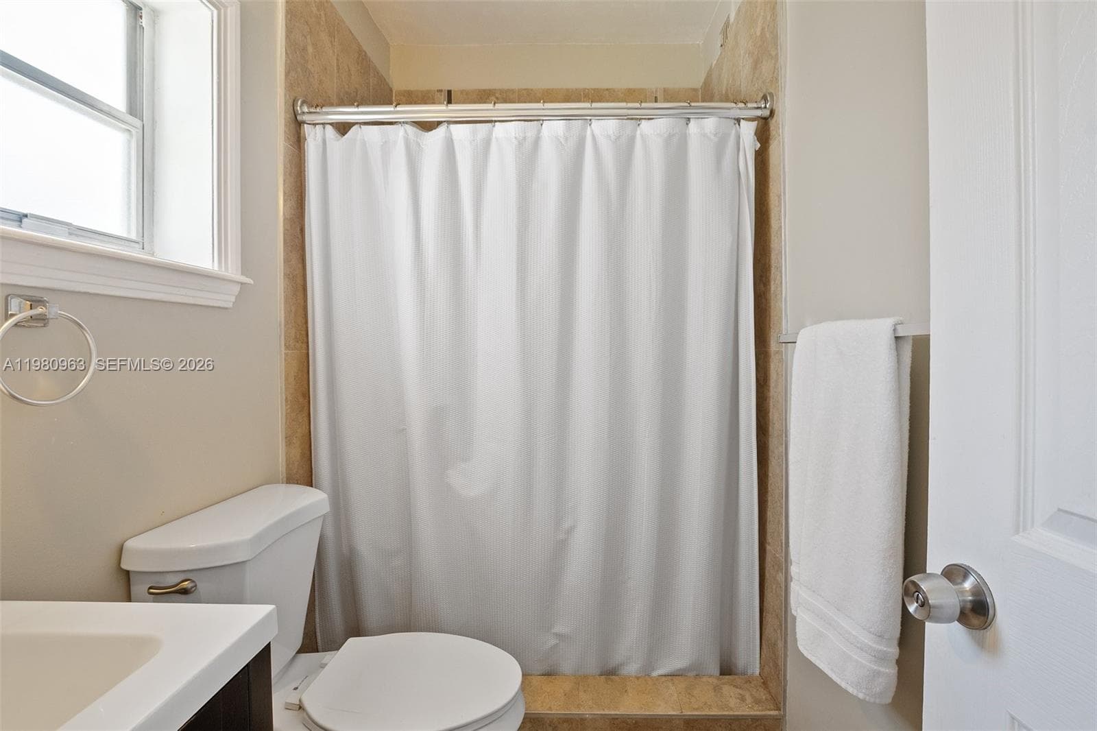Unit is unfurnished. The furniture seen on pictures are from a previous tenant