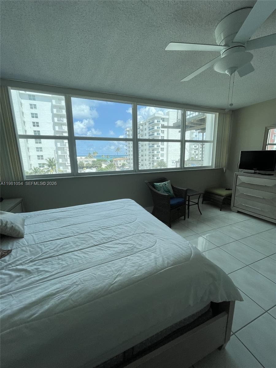 TRAFALGAR TOWERS · #402 in Hollywood - Photo 11