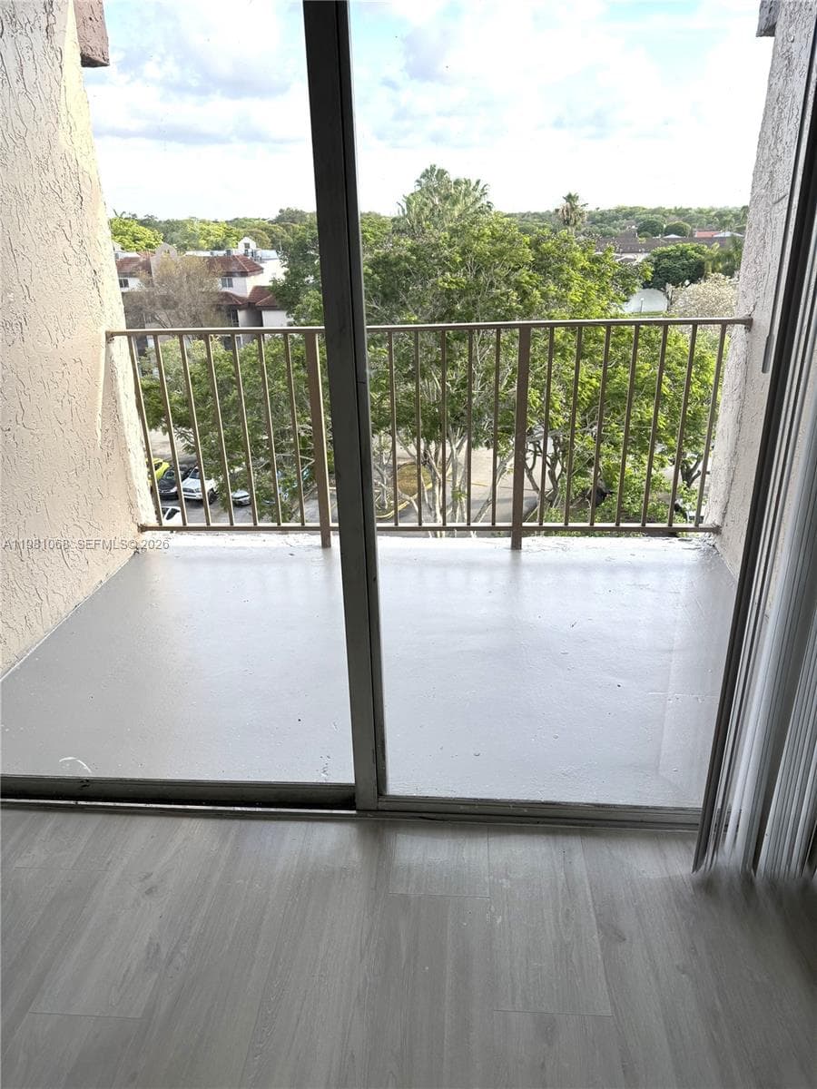 KENDALL LAKE TOWERS CONDO · #615 in Miami - Photo 7