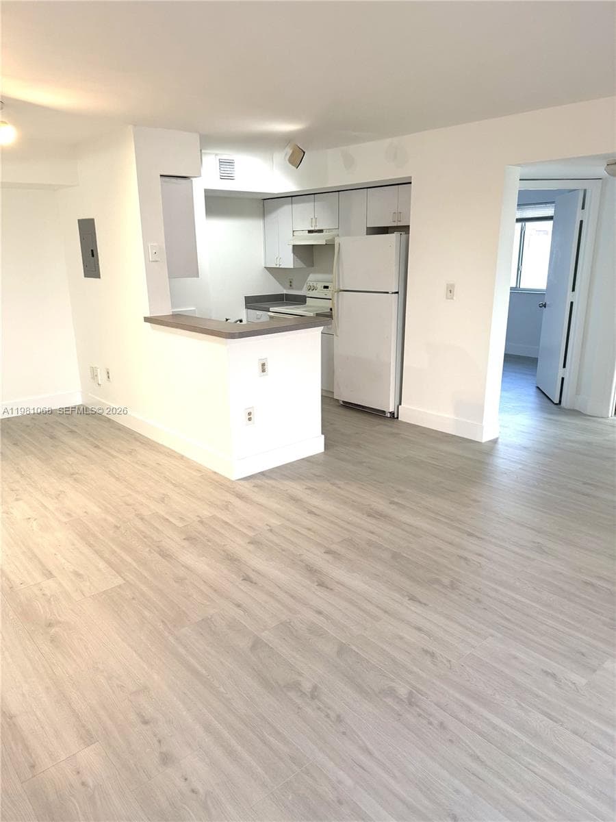 KENDALL LAKE TOWERS CONDO · #615 in Miami - Photo 5
