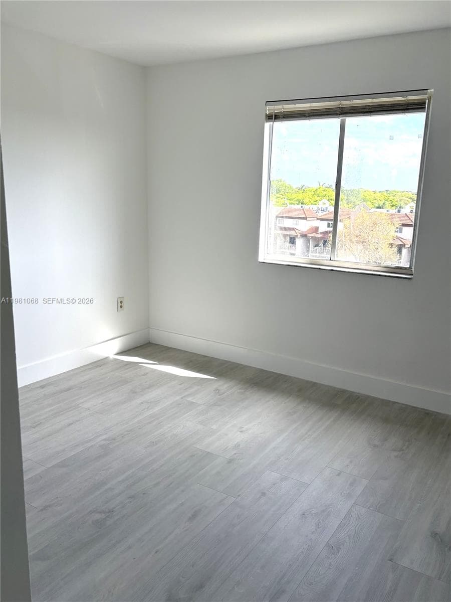 KENDALL LAKE TOWERS CONDO · #615 in Miami - Photo 10