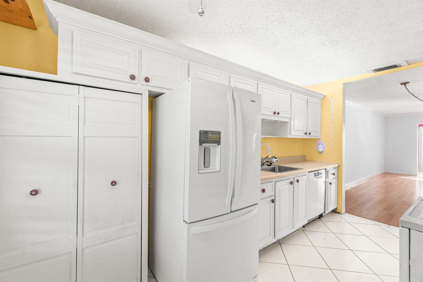 Pantry.014-1020SilkOakTerrace-102-