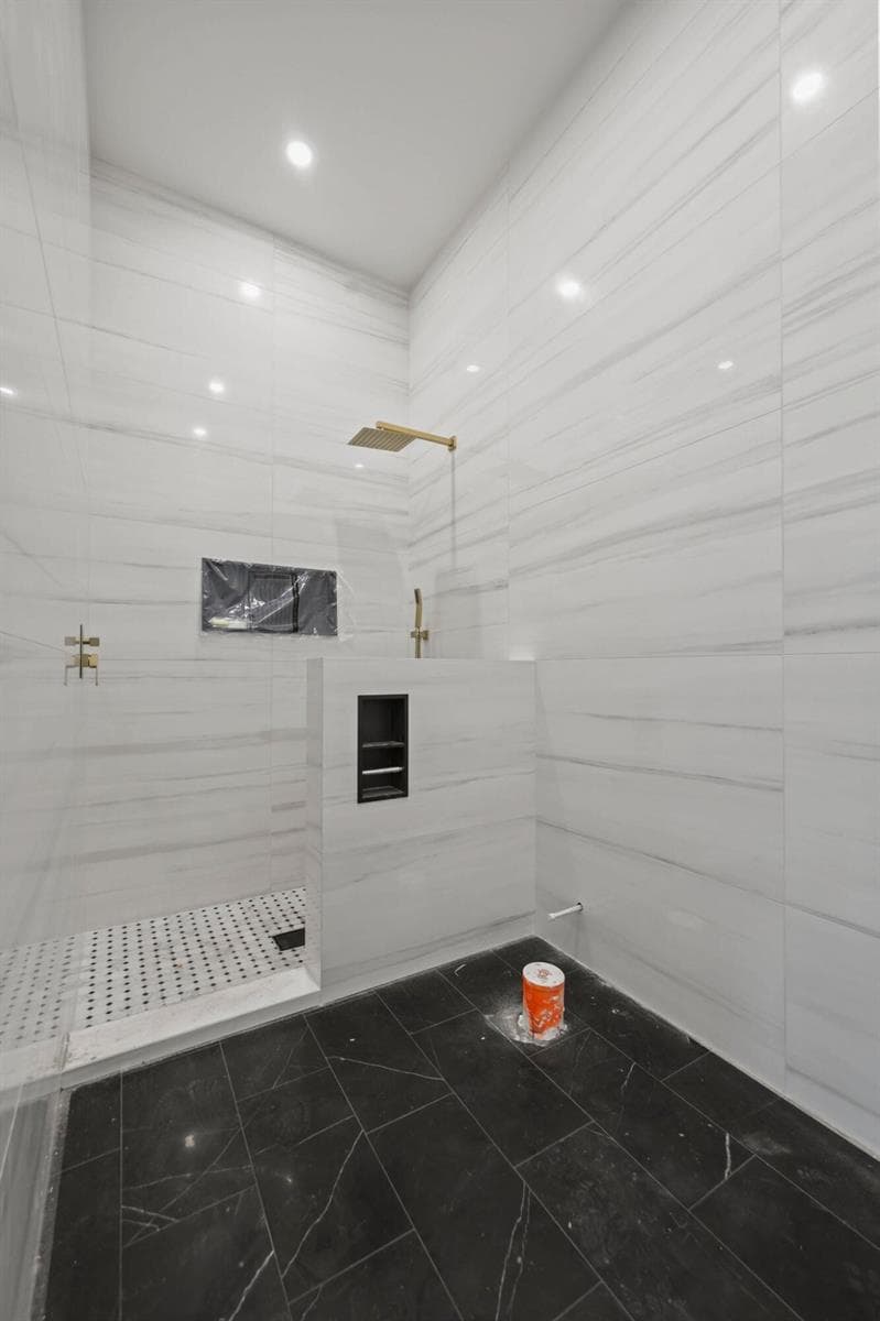 Bed 3 Bath