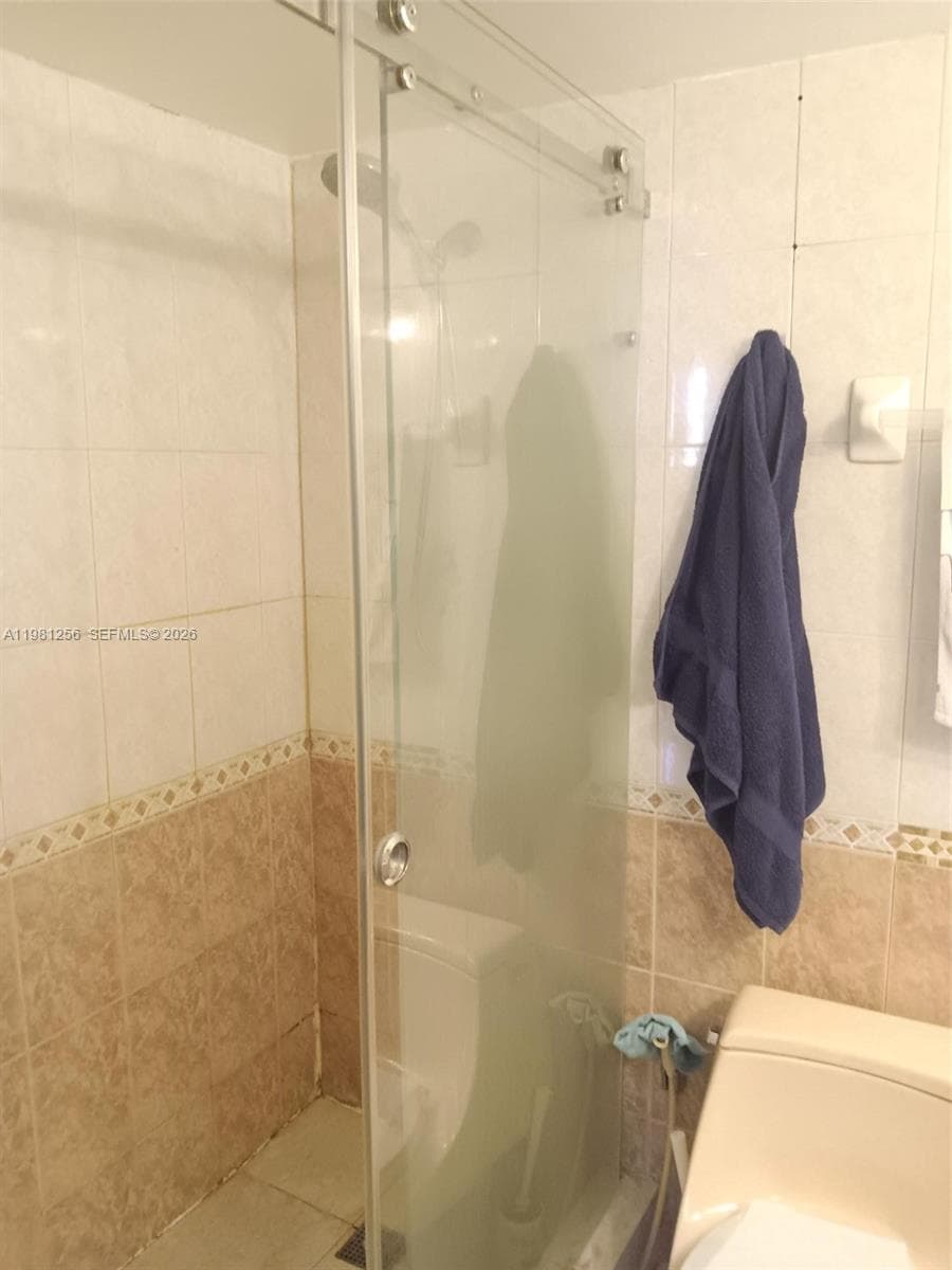 CORAL ISLE EAST CONDO · #401 in North Miami Beach - Photo 16