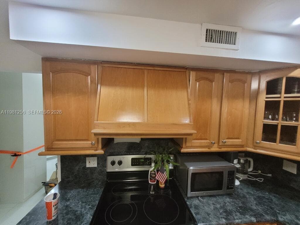 CORAL ISLE EAST CONDO · #401 in North Miami Beach - Photo 4